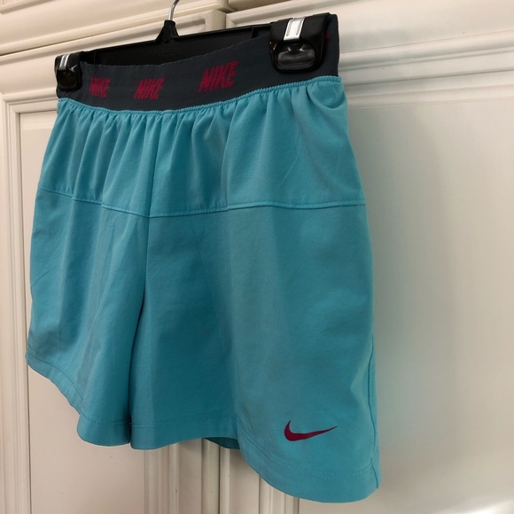 Nike girl’s Dri-fit athletic shorts - Picture 6 of 8